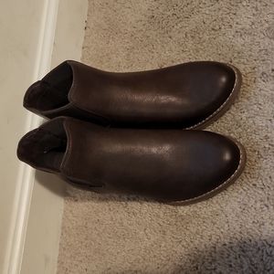 Brown boots size 6.5